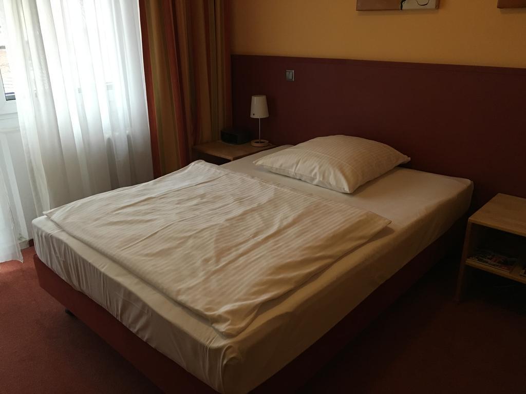 Essentis Ecohotel Берлин Стая снимка