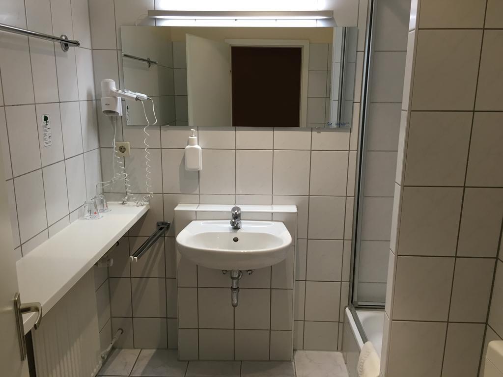 Essentis Ecohotel Берлин Стая снимка